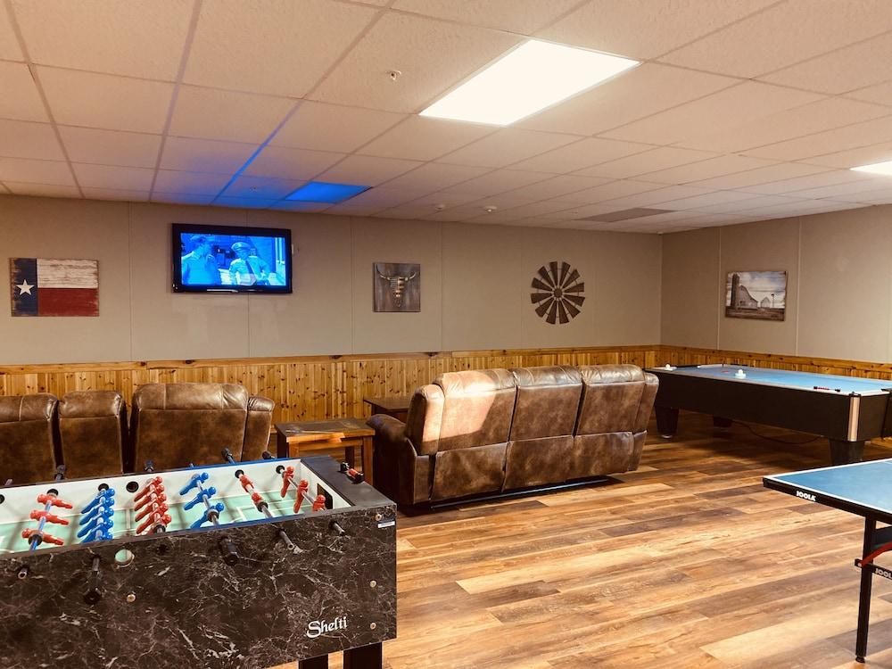 Target Hospitality-Odessa West Lodge photo 7