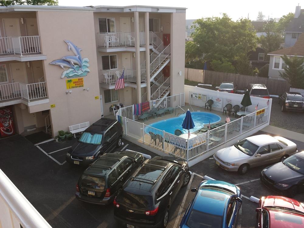 Bay Breeze Motel photo 29