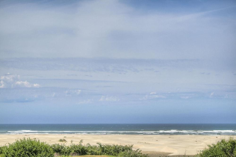 Little Creek Cove Beachfront Resort photo 65