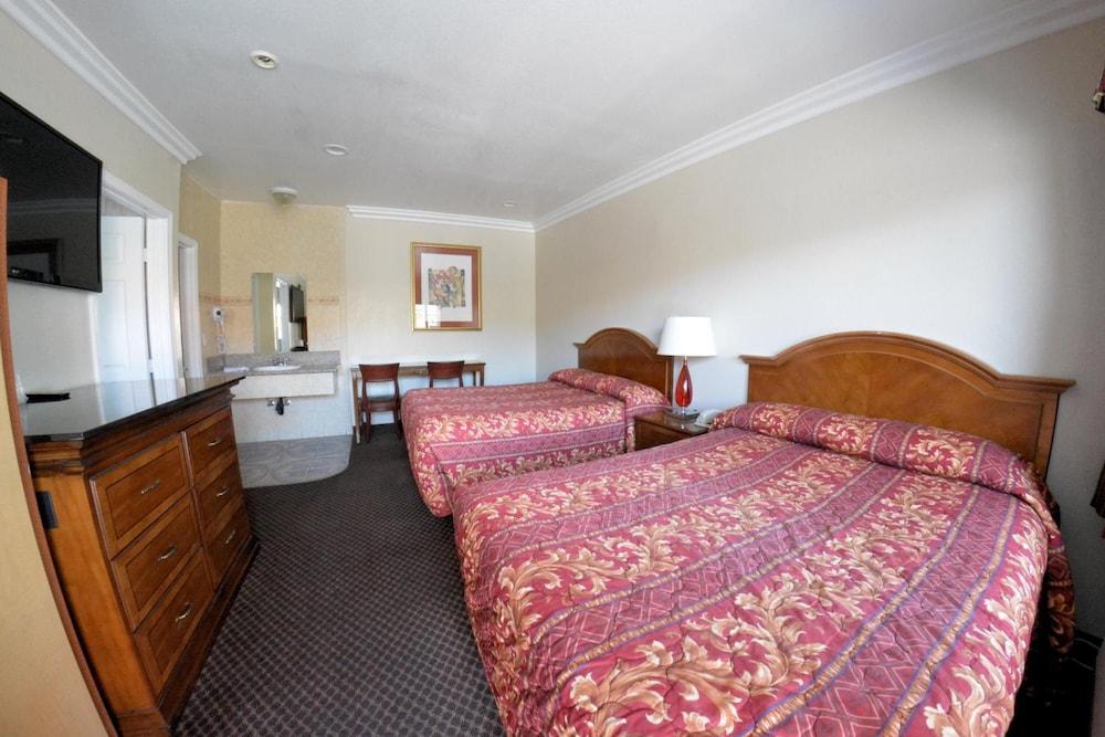 Palace Inn Oxnard photo 31
