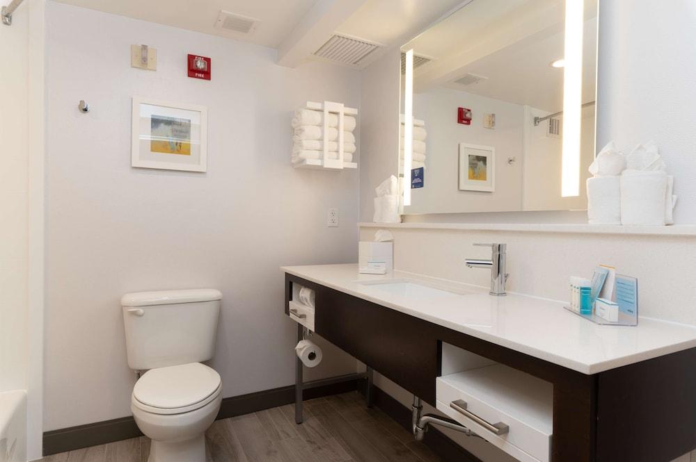 Hampton Inn & Suites Arlington Crystal City DCA photo 18