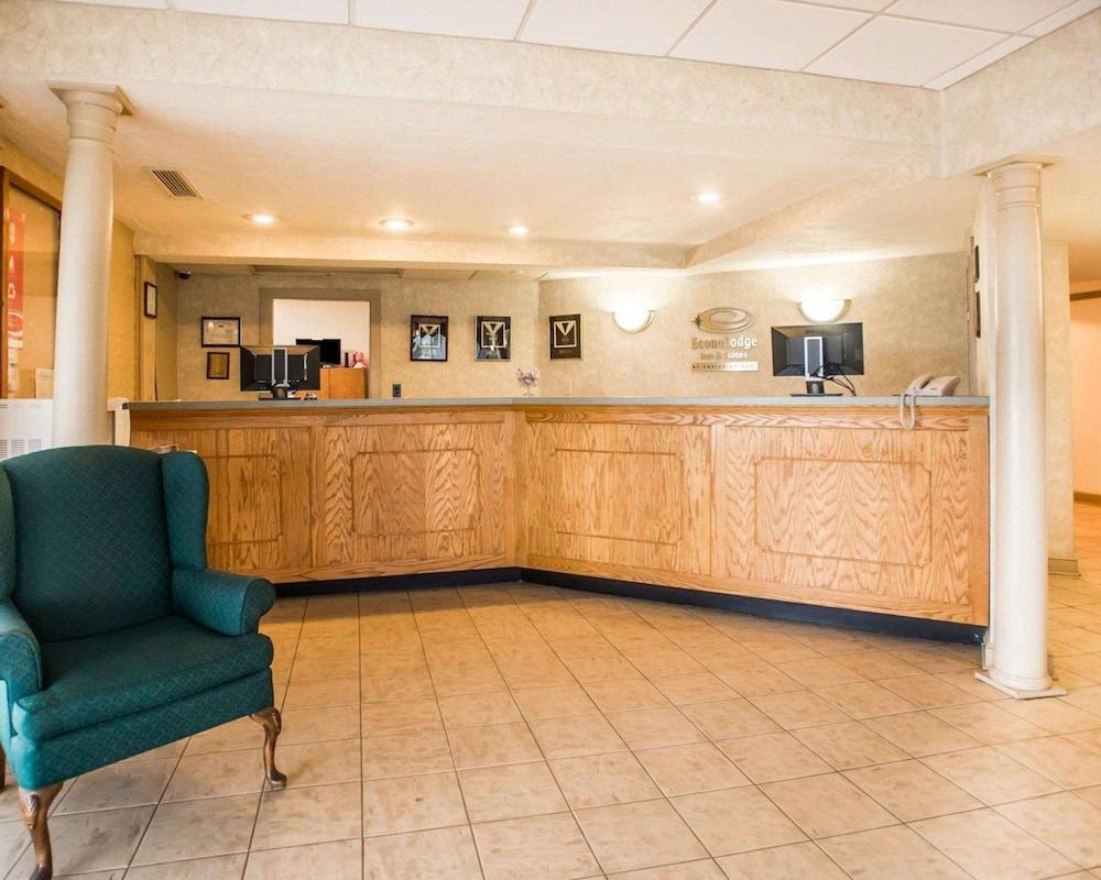Econo Lodge And Suites Shamokin Dam - Selinsgrove photo 10