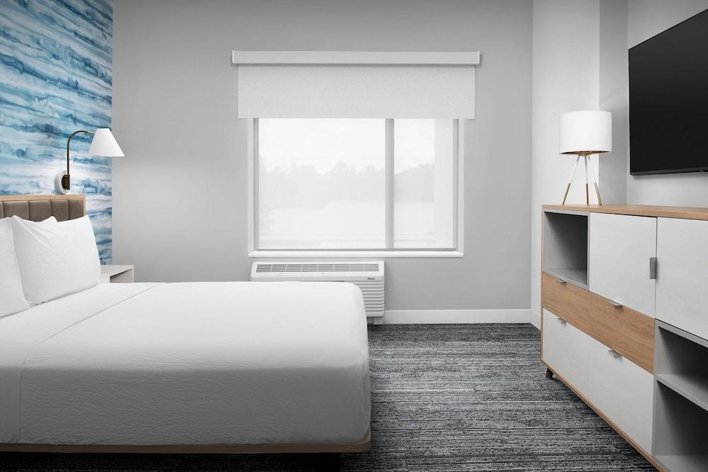TownePlace Suites Jacksonville Airport photo 10