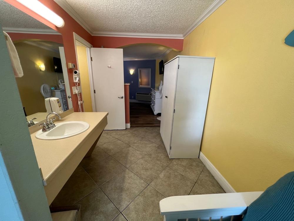 Pelican Pointe Clearwater Beach Hotel photo 50