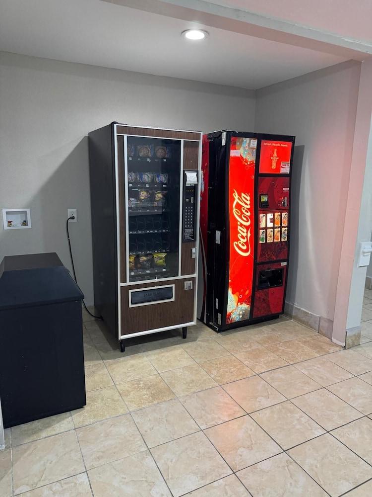 Executive Inn and Suites Baker photo 25