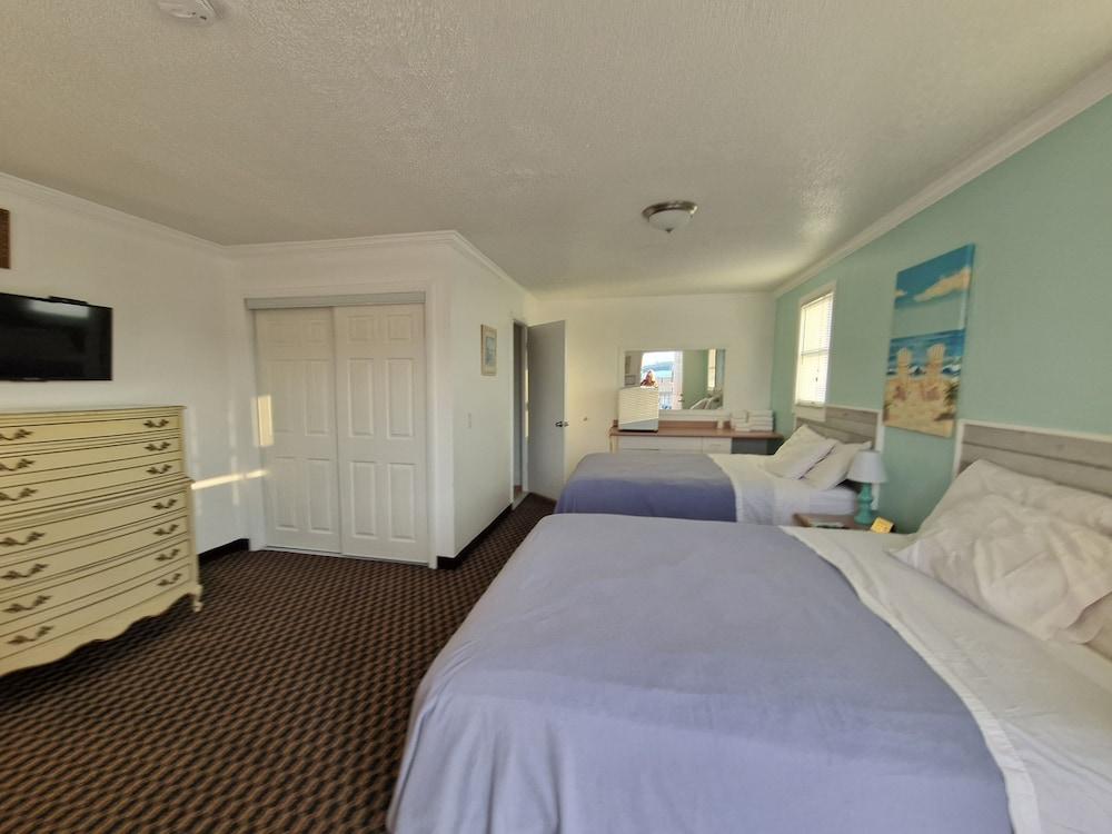 Sandcastle Beachfront Inn photo 15