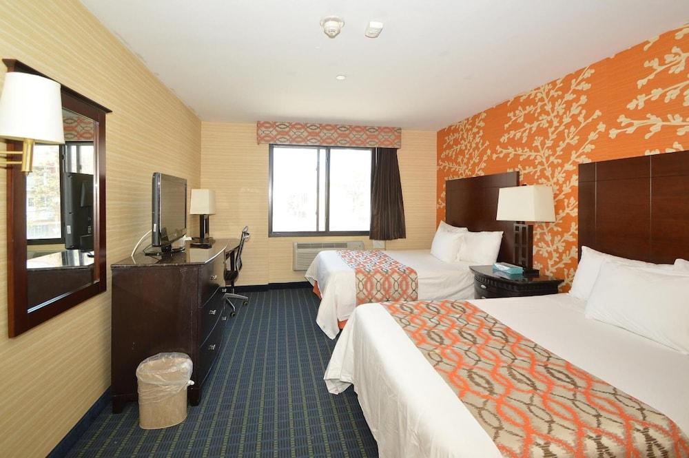 Corona Hotel photo 2