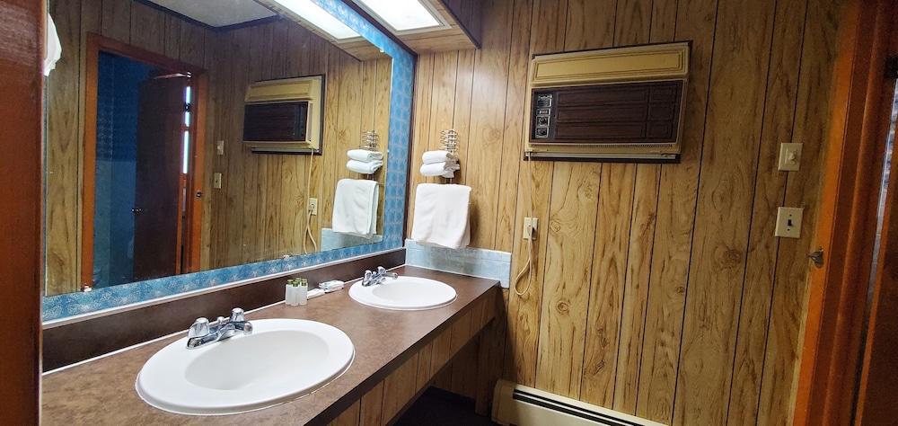 Red Ranch Motel photo 61