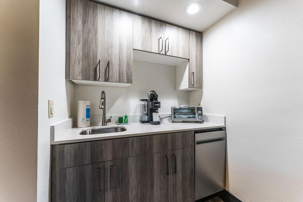 Metro Tempe Extended Stay photo 49