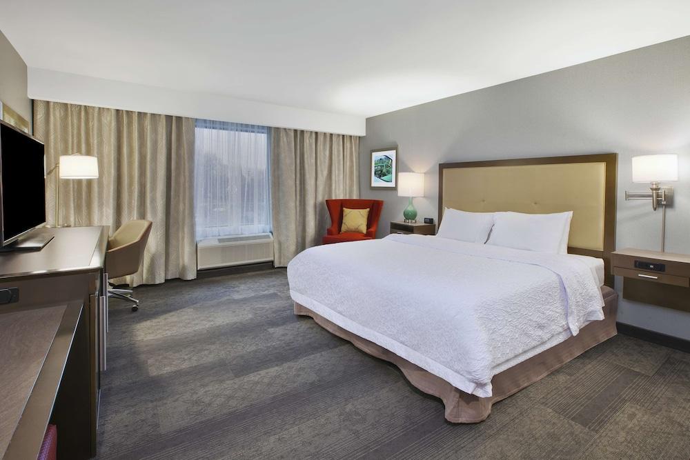 Hampton Inn by Hilton Detroit Dearborn photo 6