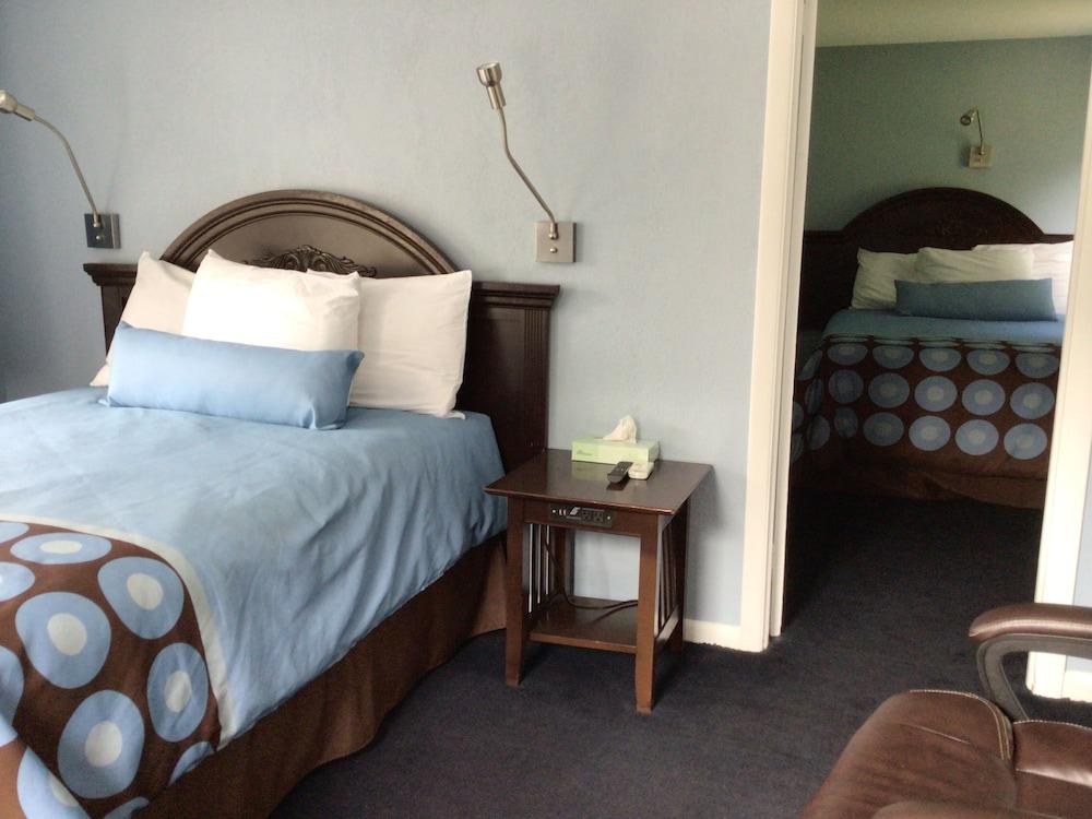 Hitching Post Country Motel photo 7