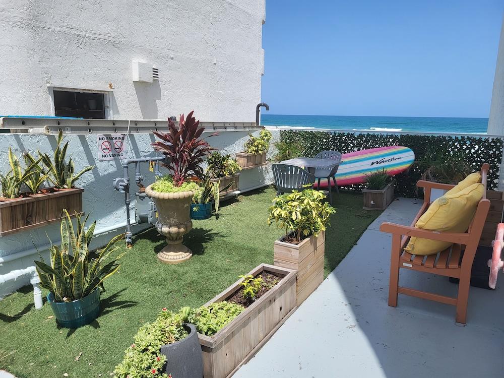 Beachside Hotel photo 29
