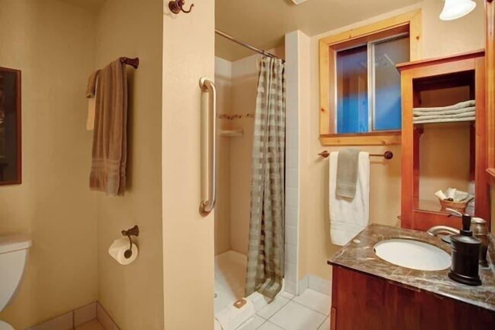Reflections Inn photo 54
