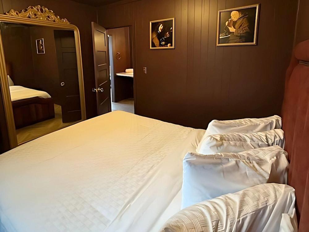 The Florentine Waterfront Hotel photo 53