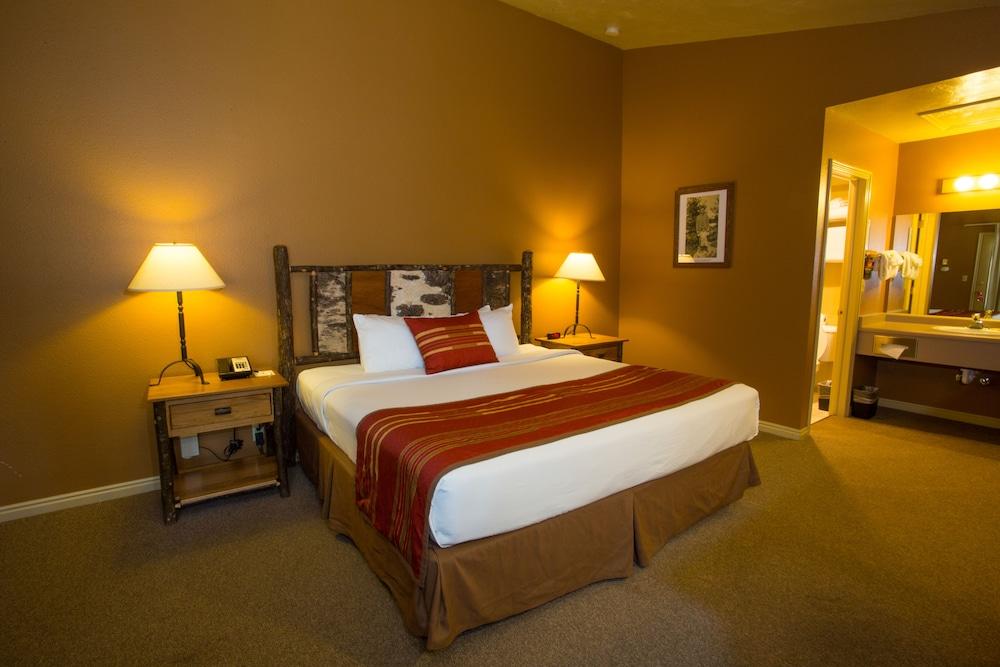 Headwaters Lodge & Cabins at Flagg Ranch photo 6