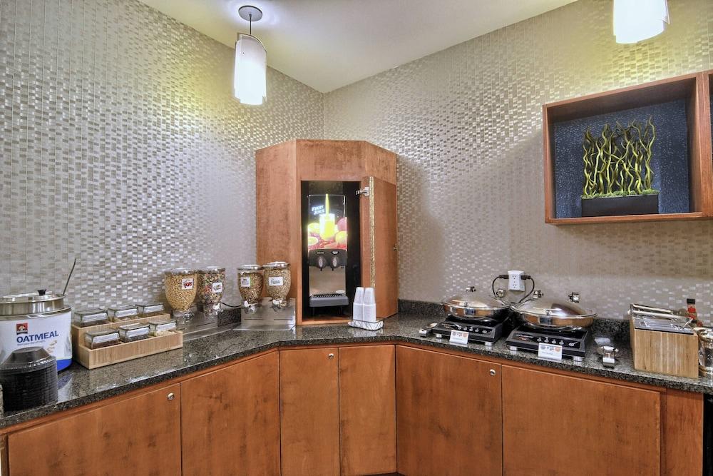 SpringHill Suites Detroit Southfield photo 22