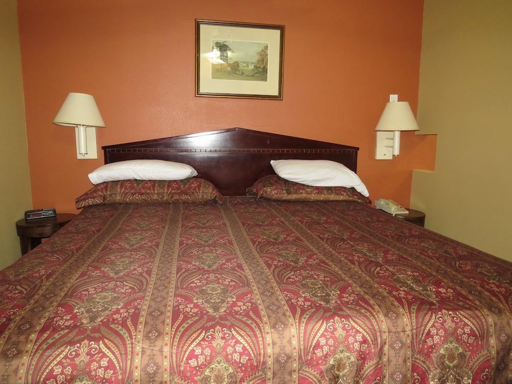 First Western Inn Caseyville photo 24