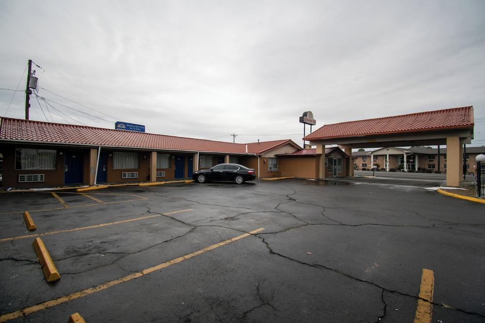 Days Inn by Wyndham Caddo Valley Arkadelphia photo 11