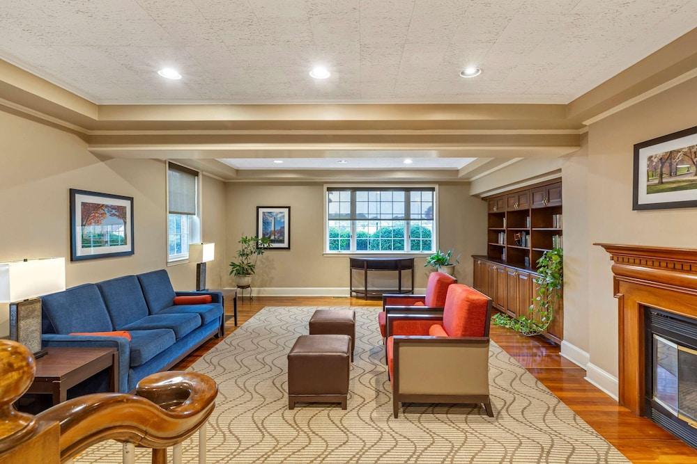 Comfort Inn Foxboro – Mansfield photo 3