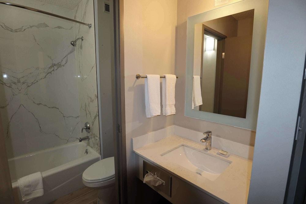 Days Inn by Wyndham Mandan Bismarck Area photo 16