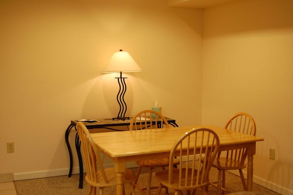 Microtel Inn & Suites by Wyndham Plattsburgh photo 9