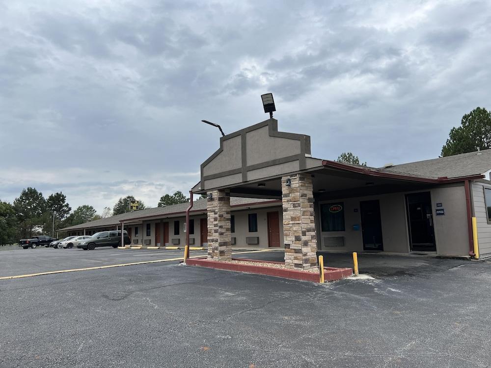 Budget Inn Ardmore photo 25