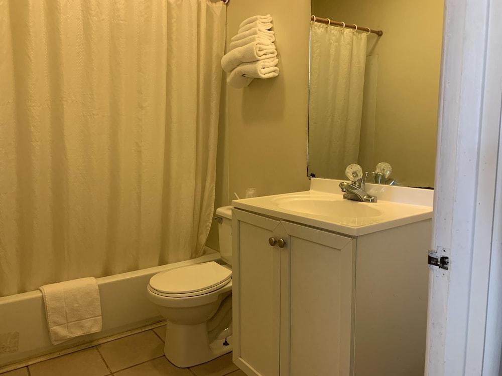 Surrey Motel photo 10