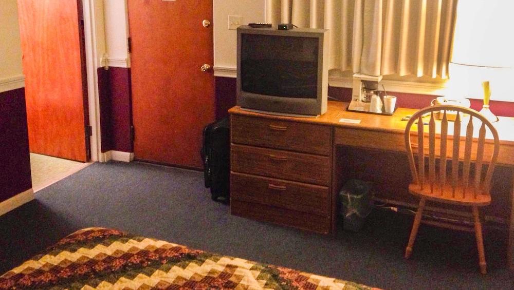 Judy's Motel Bedford photo 12