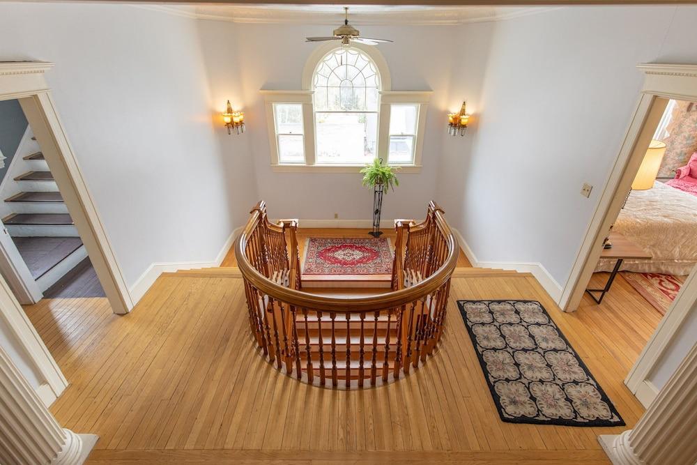 Hillholm Estate photo 12