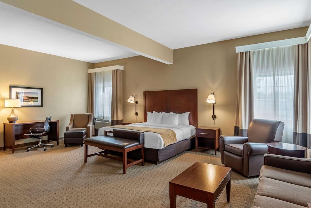 Comfort Inn Warrensburg Station photo 21