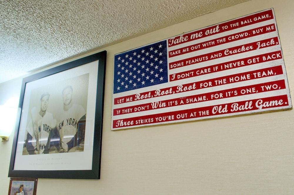 Hometown Inn photo 6