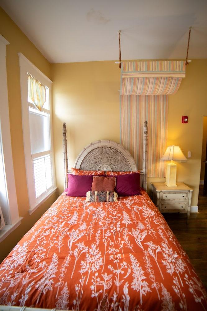 Oak Tree Hotel photo 72