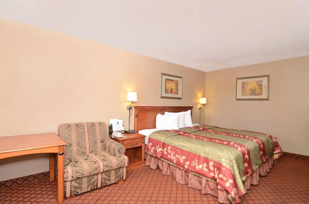 Americas Best Value Inn Stephenville photo 16