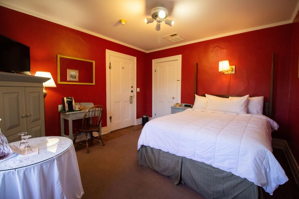 Delamater Inn photo 69
