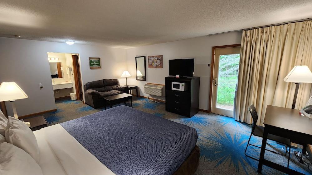 Econo Lodge Lakeshore photo 43