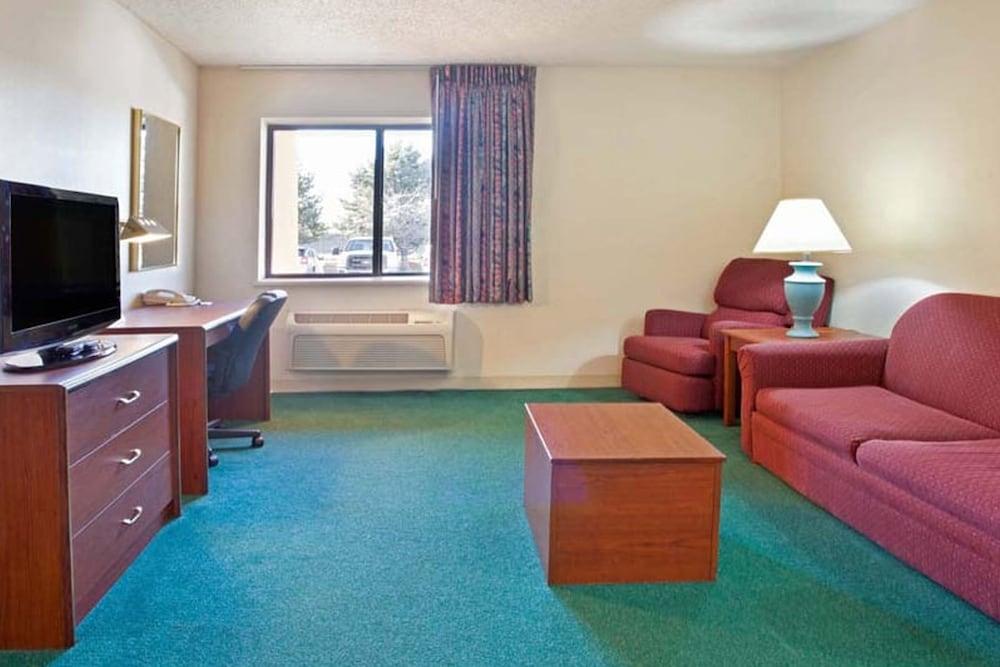 Norwood Inn & Suites by BlissPoint Post Rd Indianapolis photo 29