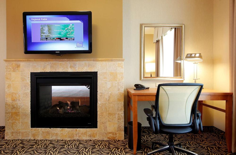 Hilton Garden Inn Cedar Falls photo 54
