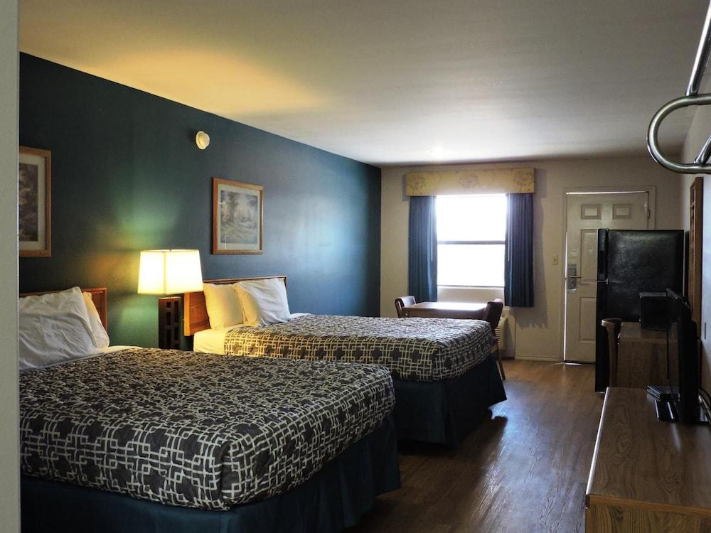 Riata Inn photo 25