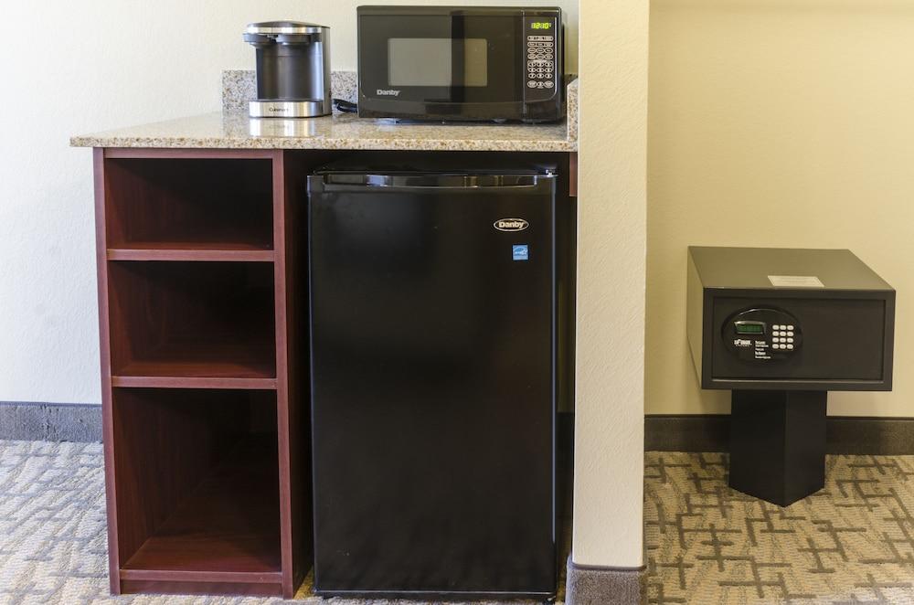 Cobblestone Inn & Suites - Vinton photo 5