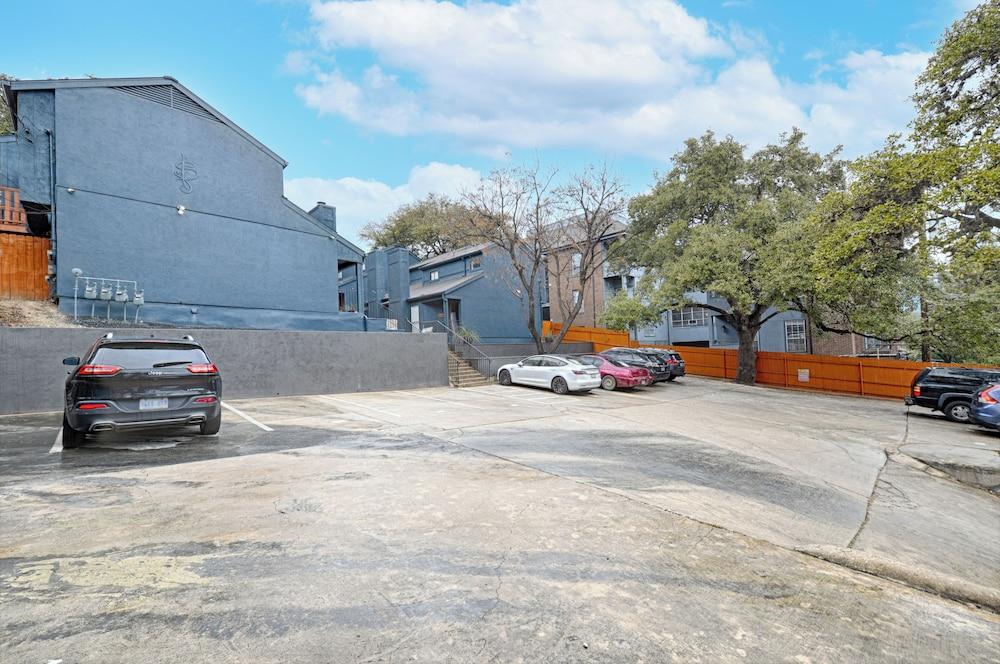 Heart of Austin Hideaways photo 29