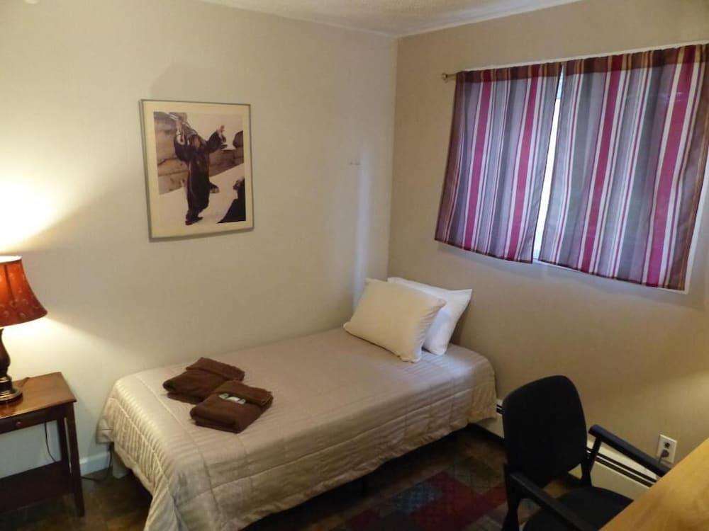 Bent Prop Inn & Hostel Downtown photo 29