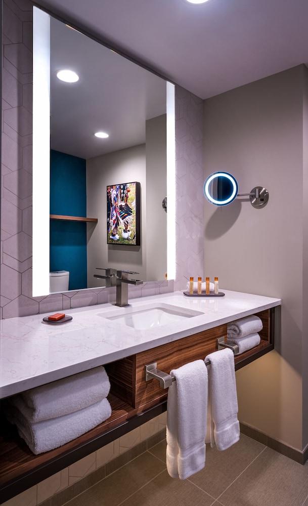 Turtle Creek Casino & Hotel photo 17