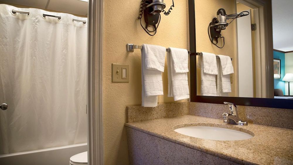 Best Western Fairwinds Inn photo 9