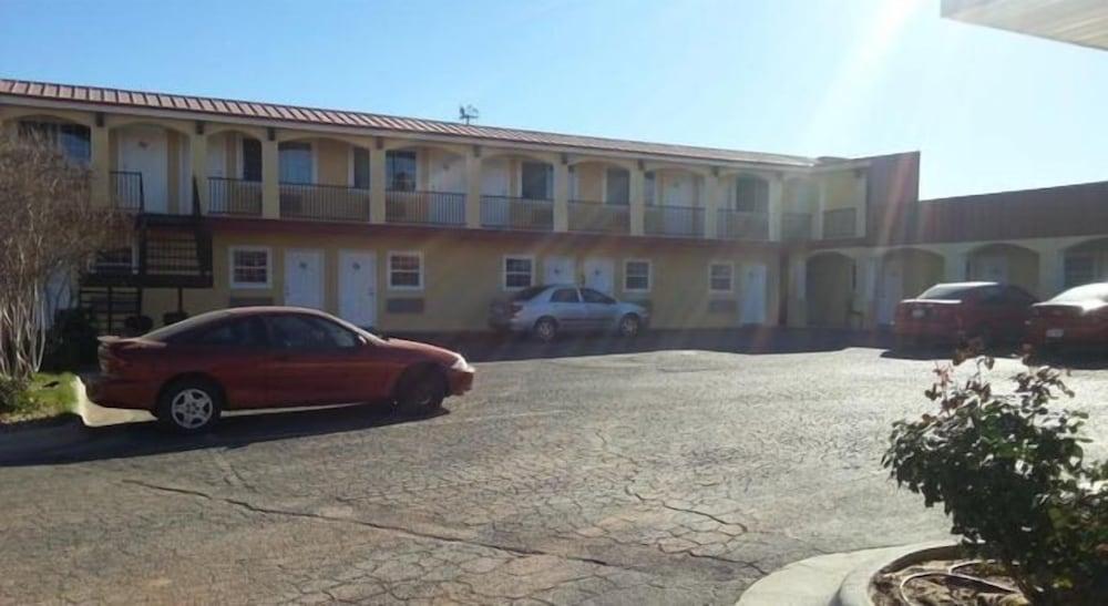 Tower Motel photo 2