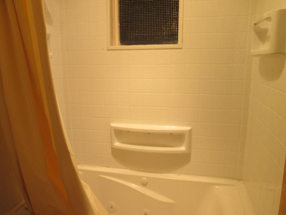 Town House Motel Inc photo 37