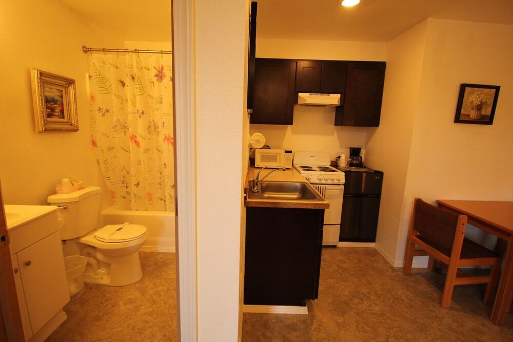 Mariner's Cove Inn photo 62