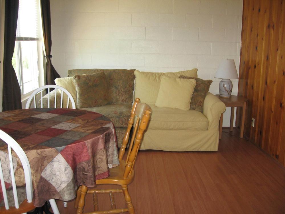 Masters Inn photo 4