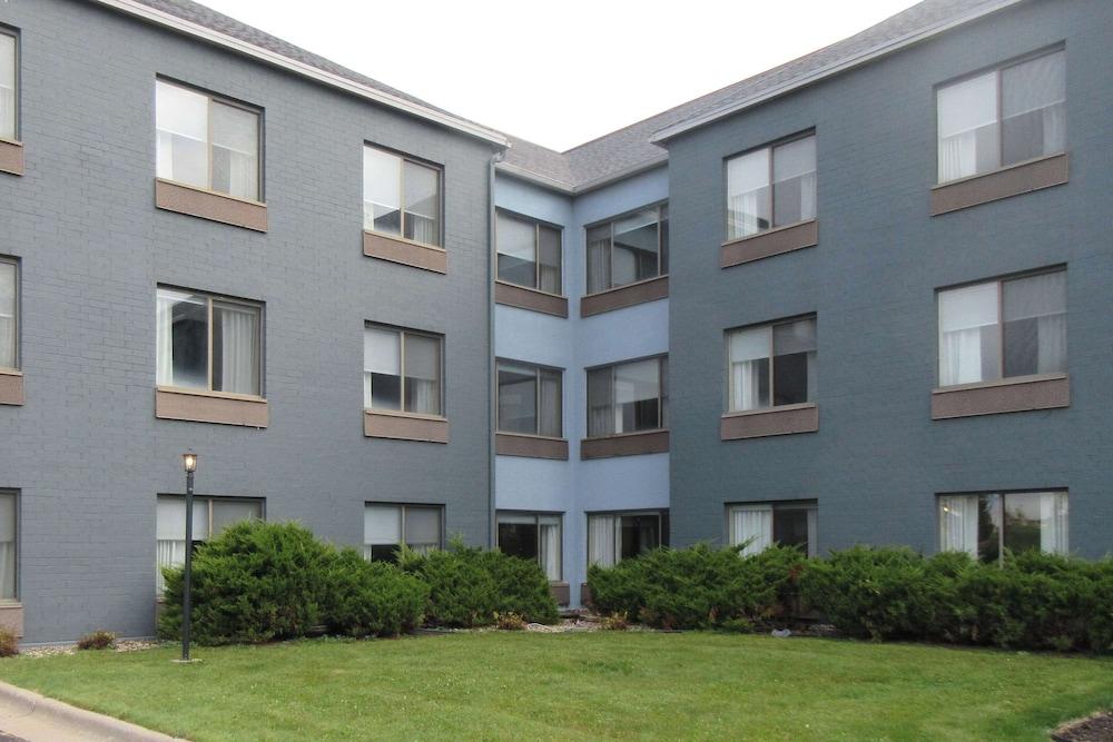 Comfort Suites Stevens Point photo 8