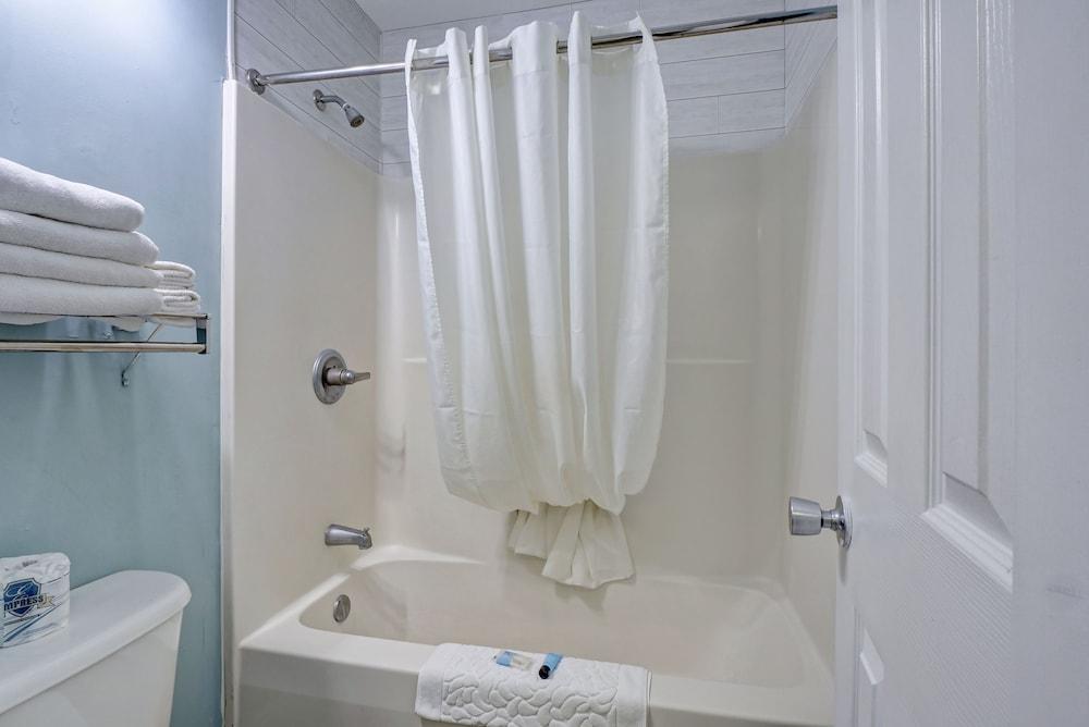 Tiffany's Motel & Condos photo 26