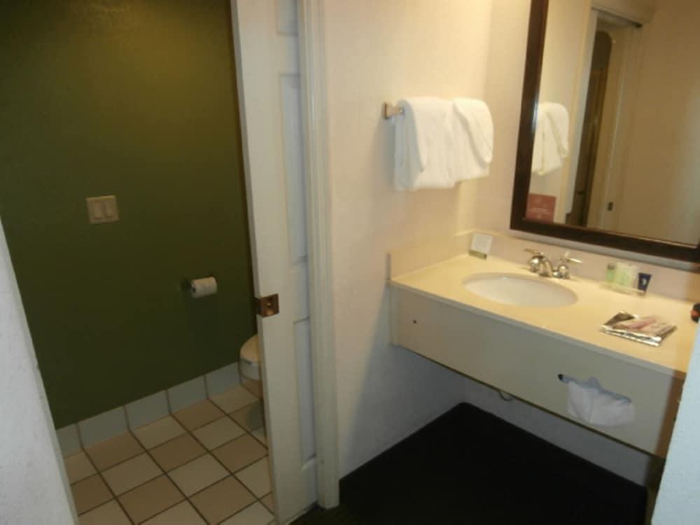 Sleep Inn & Suites North Augusta photo 24